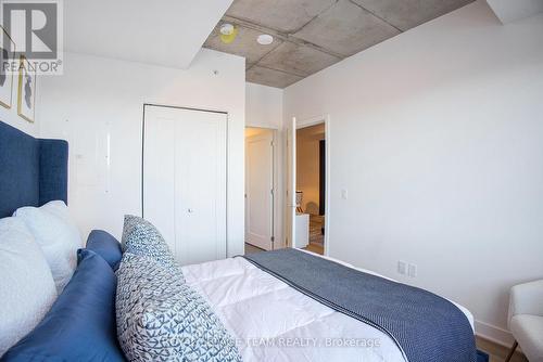 Model Unit - A218 - Primary Bedroom - B402 - 1655 Carling Avenue, Ottawa, ON - Indoor Photo Showing Bedroom