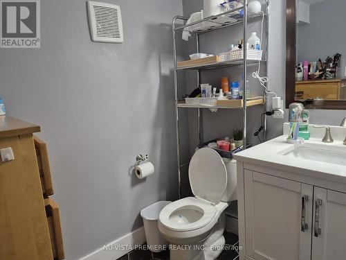 324 Auburn Avenue, London, ON - Indoor Photo Showing Bathroom