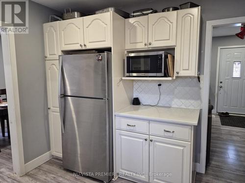 324 Auburn Avenue, London, ON - Indoor Photo Showing Kitchen