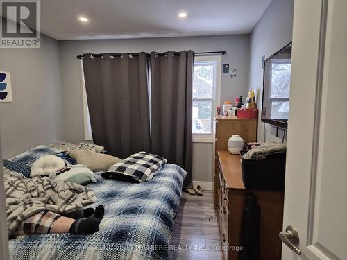 324 Auburn Avenue, London, ON - Indoor Photo Showing Bedroom