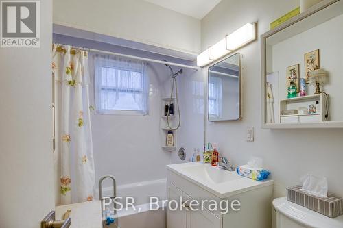 514 Krug Street, Kitchener, ON - Indoor Photo Showing Bathroom