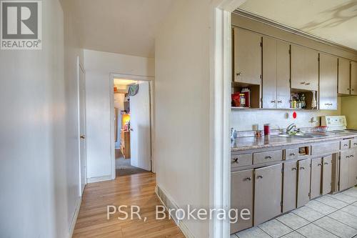 514 Krug Street, Kitchener, ON - Indoor Photo Showing Kitchen