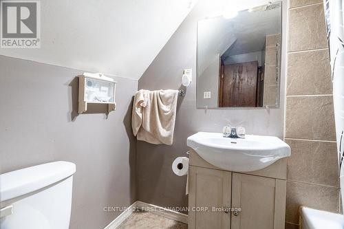 140 Rectory Street, London, ON - Indoor Photo Showing Bathroom