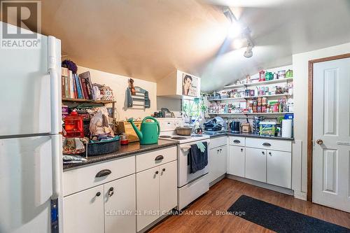 140 Rectory Street, London, ON - Indoor Photo Showing Kitchen