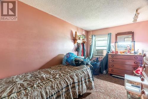 140 Rectory Street, London, ON - Indoor Photo Showing Bedroom