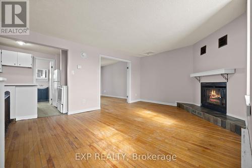 196 Osgoode Street, Ottawa, ON - Indoor With Fireplace