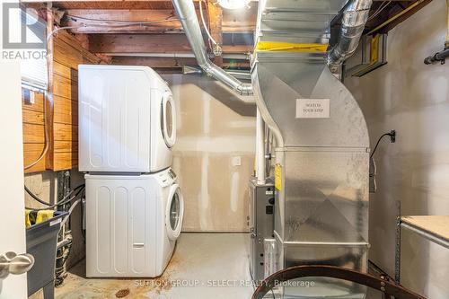 1972 Royal Crescent, London, ON - Indoor Photo Showing Laundry Room