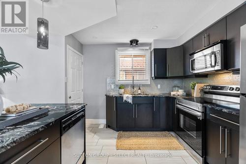 1972 Royal Crescent, London, ON - Indoor Photo Showing Kitchen With Stainless Steel Kitchen With Upgraded Kitchen