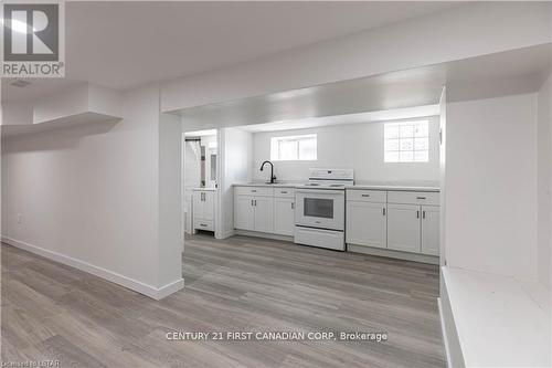 420 Egerton Street, London, ON - Indoor Photo Showing Kitchen