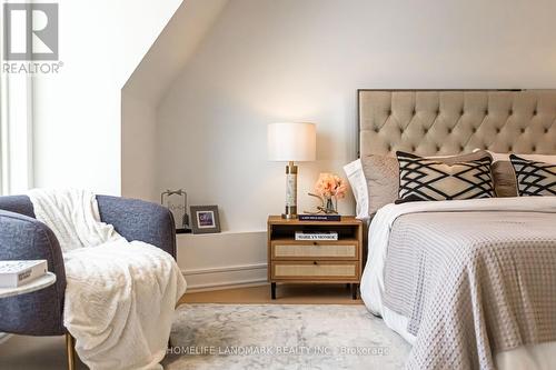 195 Albany Avenue, Toronto, ON - Indoor Photo Showing Bedroom