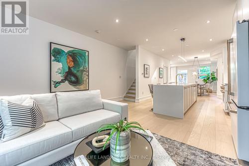 195 Albany Avenue, Toronto, ON - Indoor Photo Showing Living Room