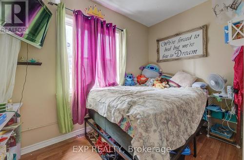 324 Maple Avenue, Kitchener, ON - Indoor Photo Showing Bedroom