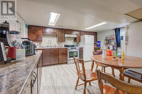 324 Maple Avenue, Kitchener, ON - Indoor Photo Showing Kitchen