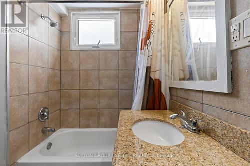 165 Madison Avenue, London, ON - Indoor Photo Showing Bathroom