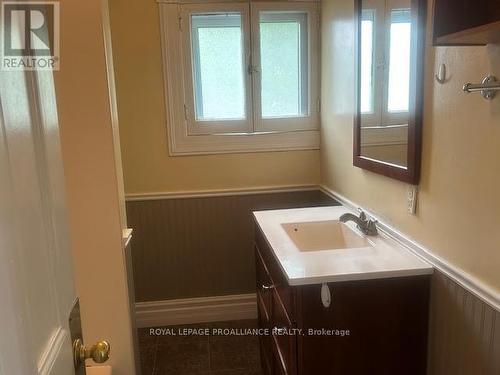 161 Foster Avenue, Belleville, ON - Indoor Photo Showing Bathroom