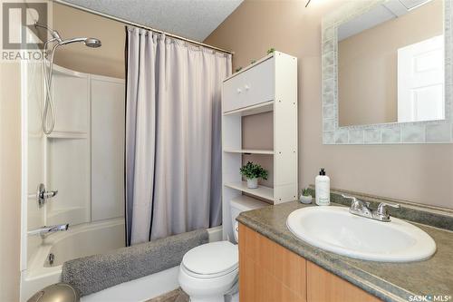 1438 Connaught Street, Regina, SK - Indoor Photo Showing Bathroom