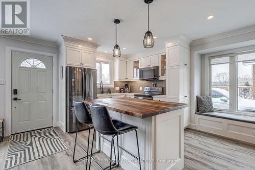 15 Harding Crescent, London, ON - Indoor Photo Showing Kitchen