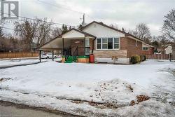 153 RENFREW Street  Caledonia, ON N3W 1E8