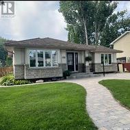 109 Phillips CRESCENT  Saskatoon, SK S7H 3M9