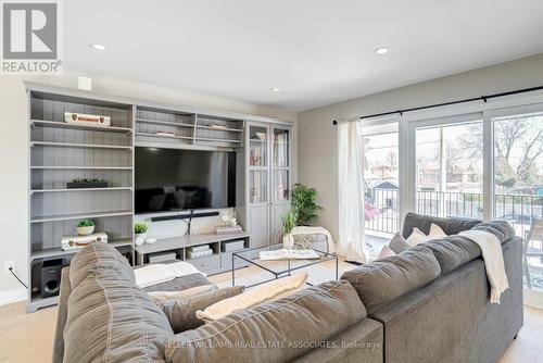 793 Third Street, Mississauga, ON - Indoor Photo Showing Living Room