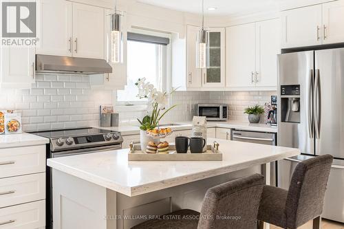 793 Third Street, Mississauga, ON - Indoor Photo Showing Kitchen With Upgraded Kitchen