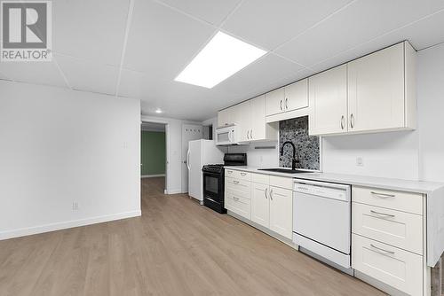 9248 General Currie Road, Richmond, BC - Indoor Photo Showing Kitchen