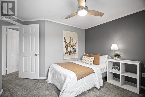 3371 Chartrand Crescent, Mississauga, ON - Indoor Photo Showing Bedroom