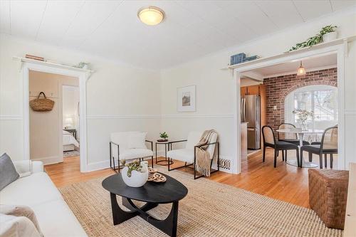 388 Campbell Street, Winnipeg, MB - Indoor Photo Showing Living Room