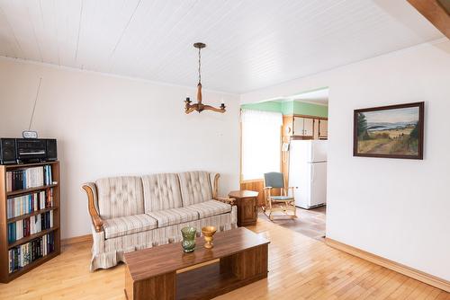 Living room - 276 Av. Morel, Kamouraska, QC - Indoor Photo Showing Living Room