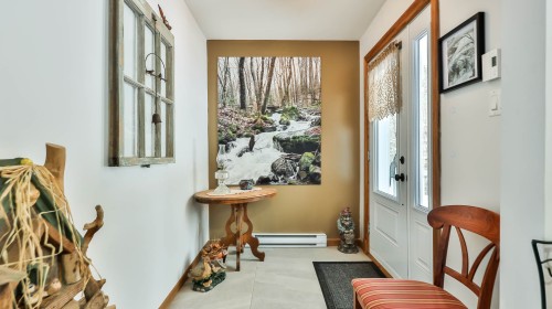 Hall d'entrée/Vestibule - 846 Côte À Favier, Namur, QC - Indoor Photo Showing Other Room