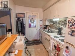 Upper unit - Kitchen - 