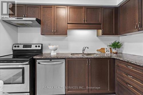 22 - 22 Arlington Crescent, Guelph, ON - Indoor Photo Showing Kitchen With Double Sink