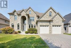 465 EAGLETRACE DRIVE  London, ON N6G 0E7