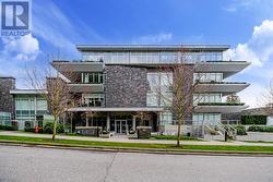 203 788 ARTHUR ERICKSON PLACE  West Vancouver, BC V7T 0B6