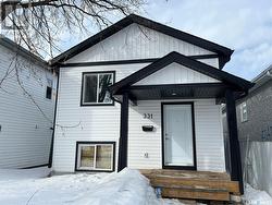 331 S AVENUE S  Saskatoon, SK S7M 3A1