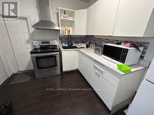 3141-43 Donnelley Street, Windsor, ON - Indoor Photo Showing Kitchen