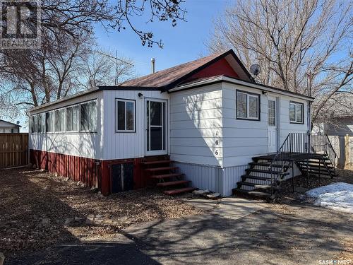 106 1St Street, Gull Lake, SK - Outdoor
