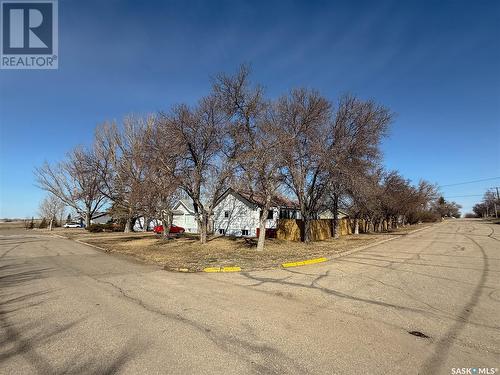 106 1St Street, Gull Lake, SK - Outdoor