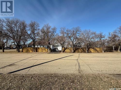 106 1St Street, Gull Lake, SK - Outdoor