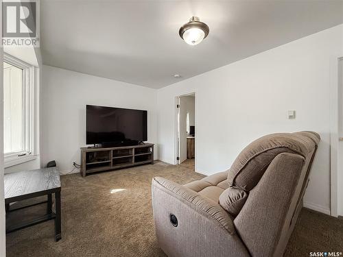 106 1St Street, Gull Lake, SK - Indoor Photo Showing Living Room