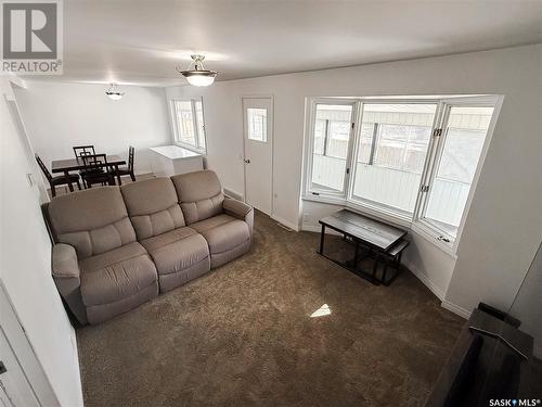 106 1St Street, Gull Lake, SK - Indoor Photo Showing Living Room