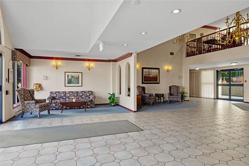 127-877 Klo Road, Kelowna, BC - Indoor Photo Showing Other Room