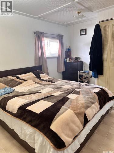 64 1St Avenue E, Leoville, SK - Indoor Photo Showing Bedroom