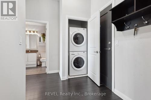 310 - 75 Eglinton Avenue W, Mississauga (Hurontario), ON - Indoor Photo Showing Laundry Room