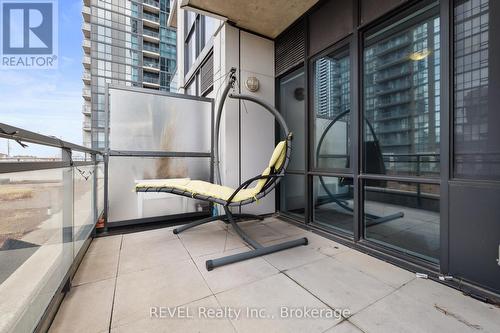310 - 75 Eglinton Avenue W, Mississauga (Hurontario), ON - Outdoor