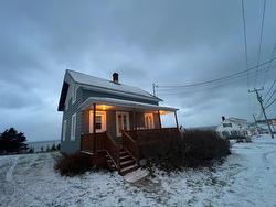 19 Rue St-François-Xavier E.  Grande-Vallée, QC G0E 1K0