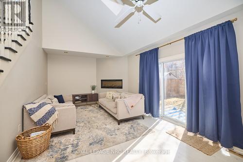 Lots of natural light coming in. - 12 Brigantine Court, St. Catharines (Port Weller), ON - Indoor