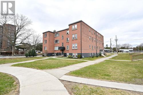 11 - 2418 New Street, Burlington, ON - Outdoor