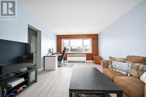 11 - 2418 New Street, Burlington, ON - Indoor Photo Showing Living Room