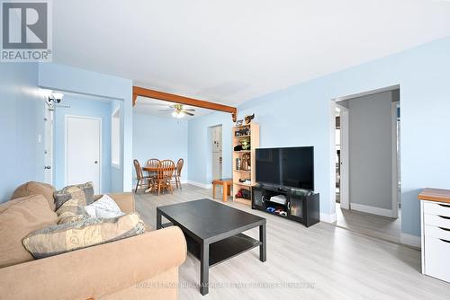 11 - 2418 New Street, Burlington, ON - Indoor Photo Showing Living Room